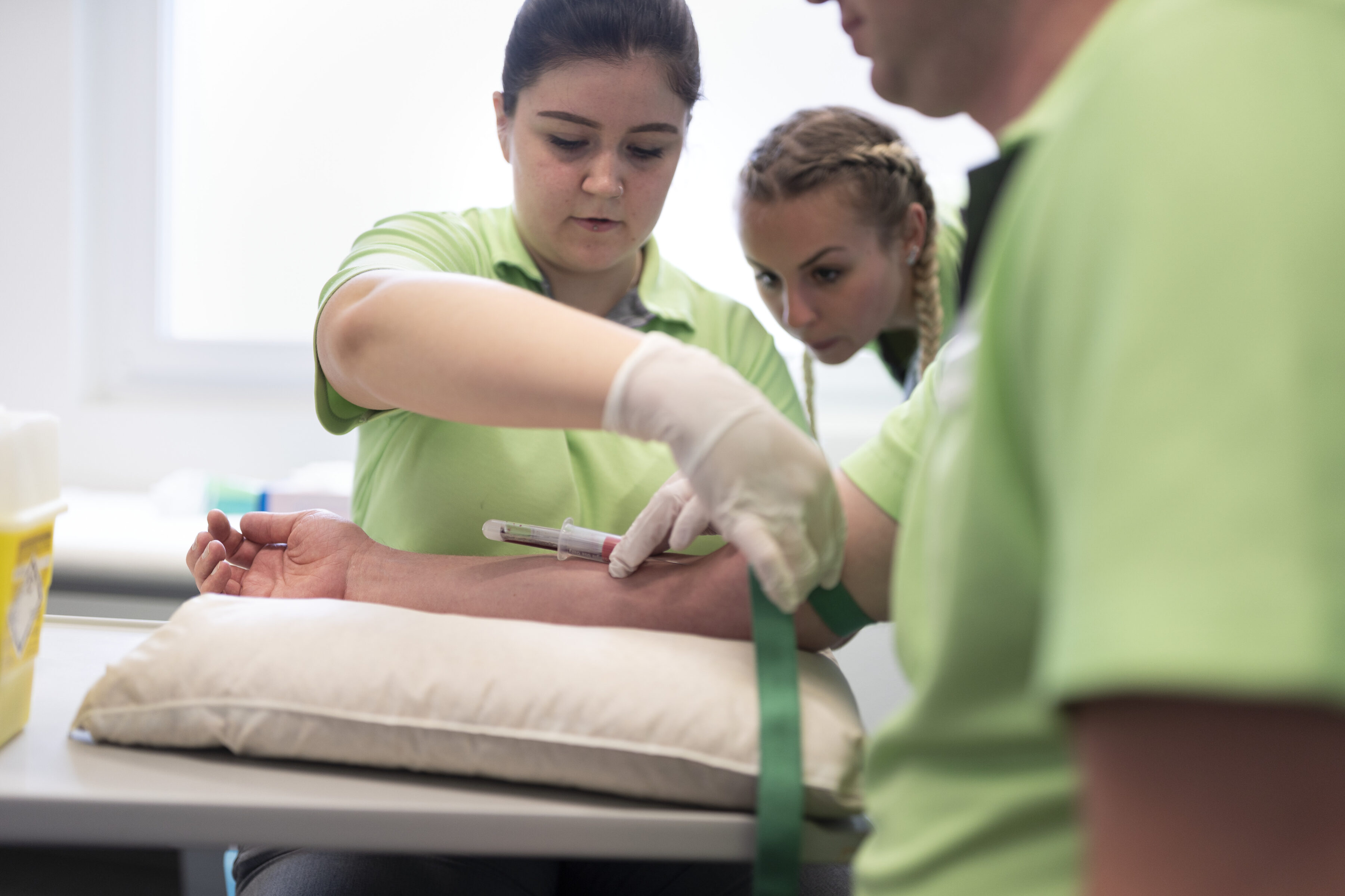 SPITEX, SPITEX SCHWEIZ, SPITALEXTERNE HILFE UND PFLEGE, NON-PROFIT ORGANISATION, NONPROFIT ORGANISATION, HILFE UND PFLEGE ZU HAUSE, PFLEGE, PFLEGELEISTUNG, HILFE, HILFESTELLUNG, BETREUUNG, GESUNDHEITSWESEN, SOZIALWESEN, ZU HAUSE, KRANKENPFLEGE, PFLEGEBEDUE Monitor 1/25